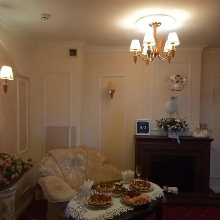 7 Sky Klinicheskaya Street 3* Kiew