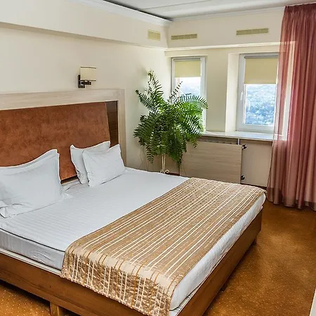 7 Sky Klinicheskaya Street 3*