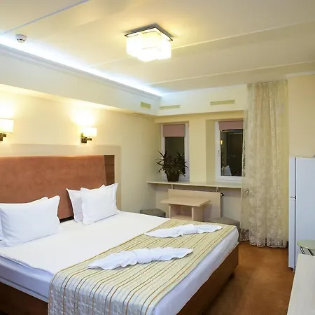 7 Sky Klinicheskaya Street Kiew