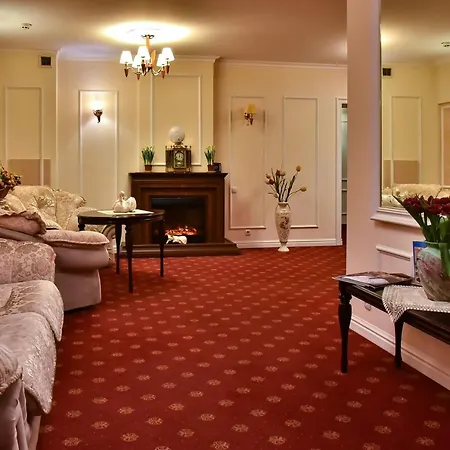 7 Sky Klinicheskaya Street 3* Kiew