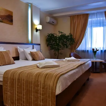 7 Sky Klinicheskaya Street Hotel 3*