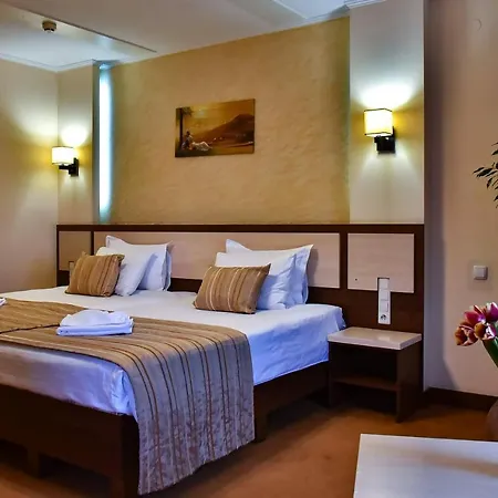 7 Sky Klinicheskaya Street فندق كييف